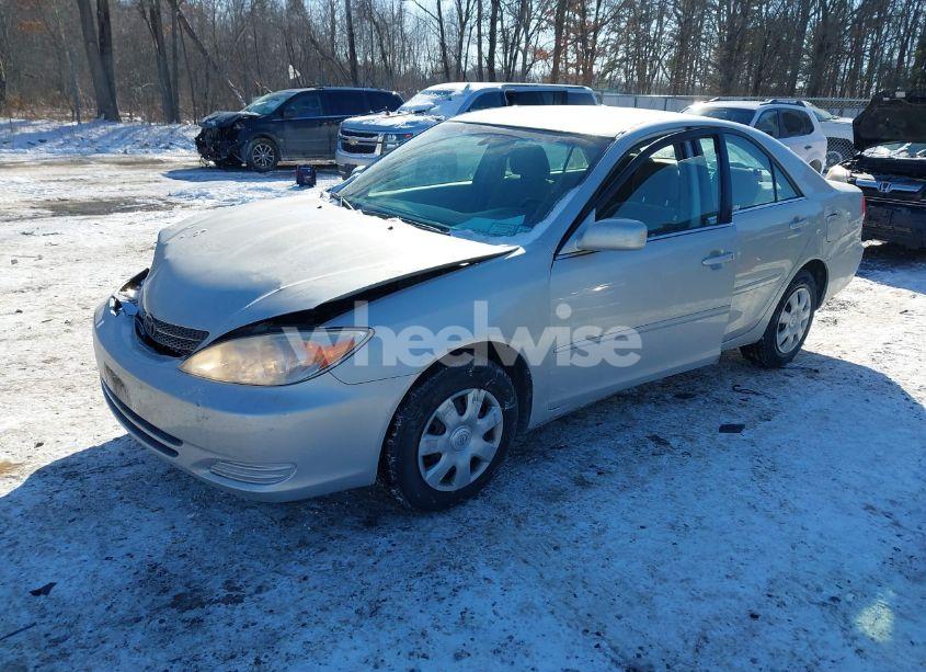 Photo 2 of 2002 Toyota Camry LE (VIN 4T1BE32K32U538094)