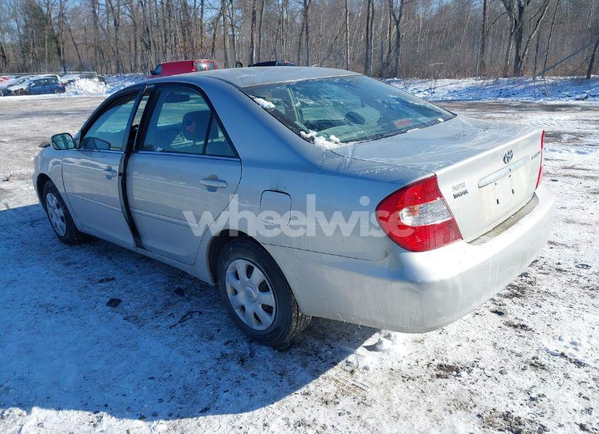 Photo 3 of 2002 Toyota Camry LE (VIN 4T1BE32K32U538094)