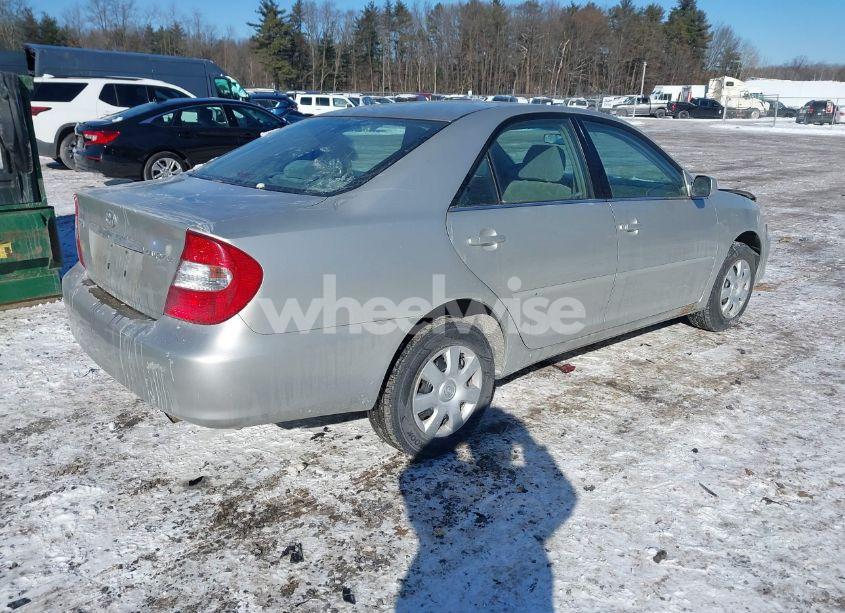 Photo 4 of 2002 Toyota Camry LE (VIN 4T1BE32K32U538094)