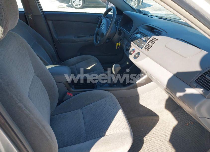 Photo 5 of 2002 Toyota Camry LE (VIN 4T1BE32K32U538094)