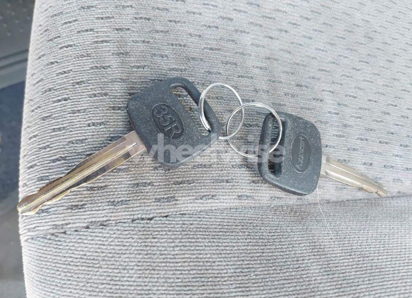 Photo 11 of 2002 Toyota Camry XLE (VIN 4T1BE32K32U581088)