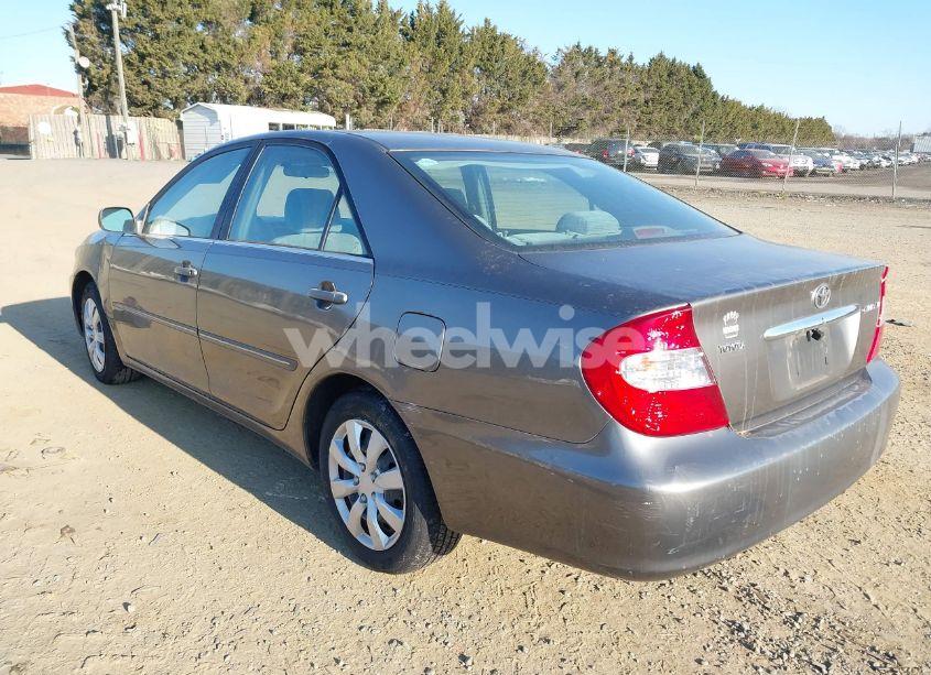 Photo 3 of 2002 Toyota Camry XLE (VIN 4T1BE32K32U581088)