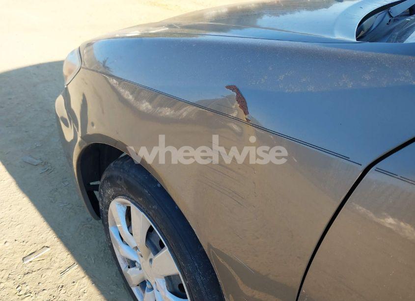 Photo 6 of 2002 Toyota Camry XLE (VIN 4T1BE32K32U581088)