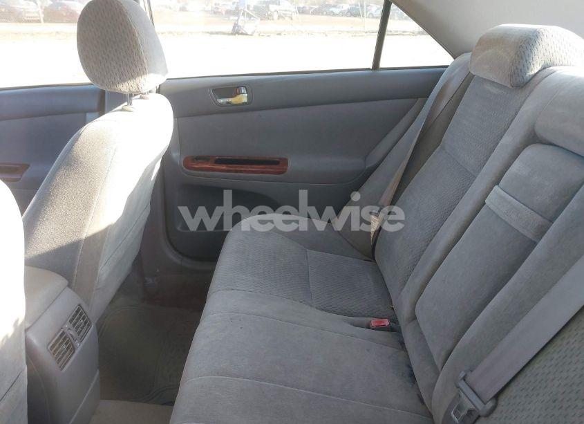 Photo 8 of 2002 Toyota Camry XLE (VIN 4T1BE32K32U581088)