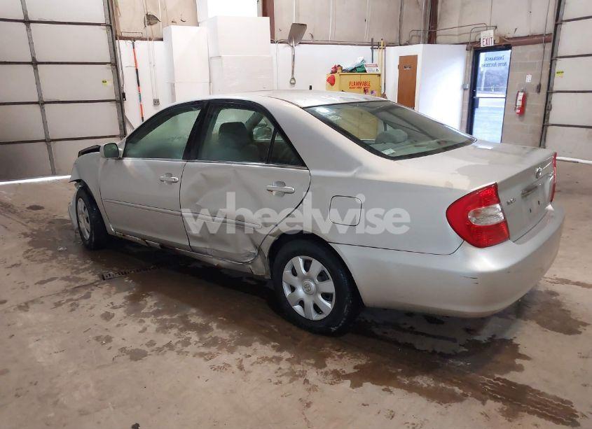 Photo 3 of 2002 Toyota Camry LE (VIN 4T1BE32K32U595430)