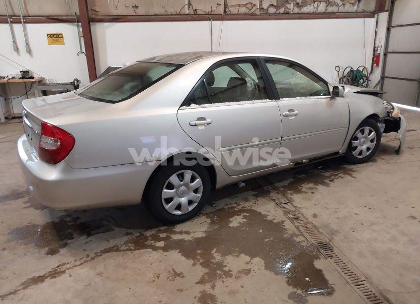 Photo 4 of 2002 Toyota Camry LE (VIN 4T1BE32K32U595430)