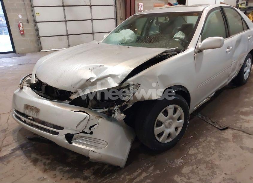 Photo 6 of 2002 Toyota Camry LE (VIN 4T1BE32K32U595430)