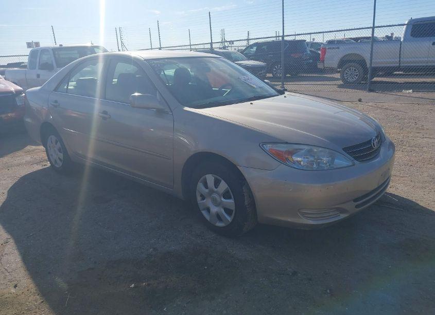 2003 Toyota Camry LE (VIN 4T1BE32K33U119065) main photo
