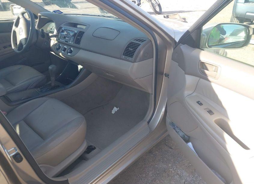 Photo 5 of 2003 Toyota Camry LE (VIN 4T1BE32K33U119065)