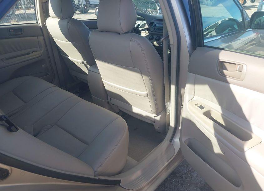 Photo 8 of 2003 Toyota Camry LE (VIN 4T1BE32K33U119065)