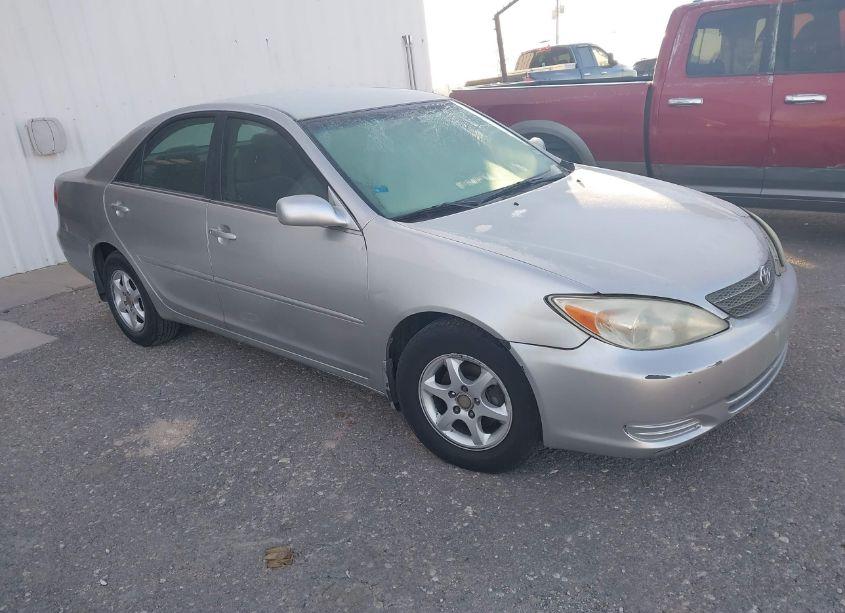 2003 Toyota Camry LE (VIN 4T1BE32K33U130230) main photo