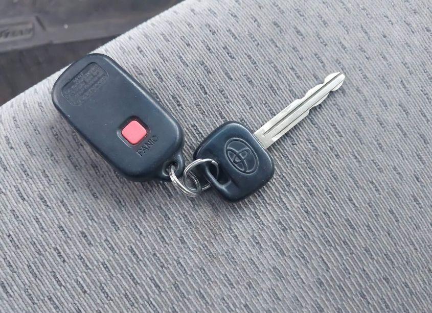 Photo 11 of 2003 Toyota Camry LE (VIN 4T1BE32K33U130230)