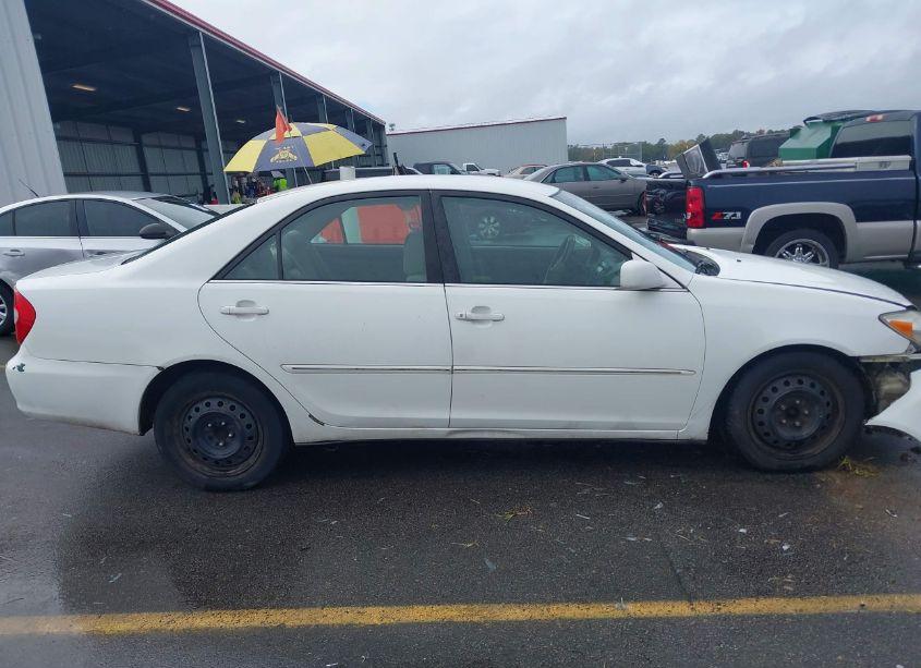 Photo 13 of 2003 Toyota Camry XLE (VIN 4T1BE32K33U141261)