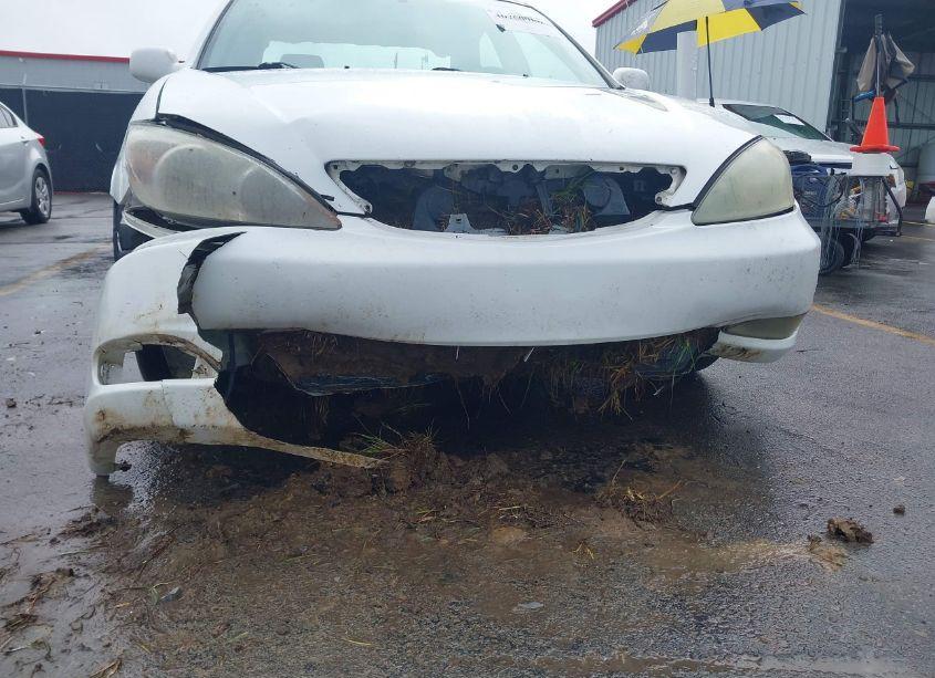 Photo 6 of 2003 Toyota Camry XLE (VIN 4T1BE32K33U141261)