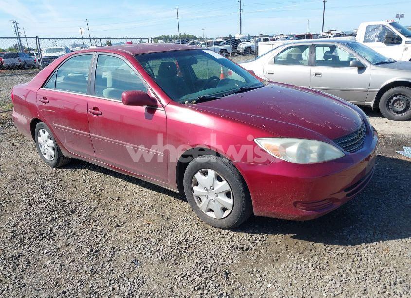 2003 Toyota Camry LE (VIN 4T1BE32K33U147710) main photo