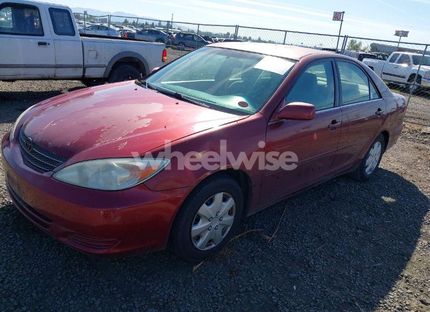 Photo 2 of 2003 Toyota Camry LE (VIN 4T1BE32K33U147710)