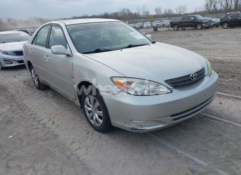 2003 Toyota Camry LE (VIN 4T1BE32K33U168539) main photo