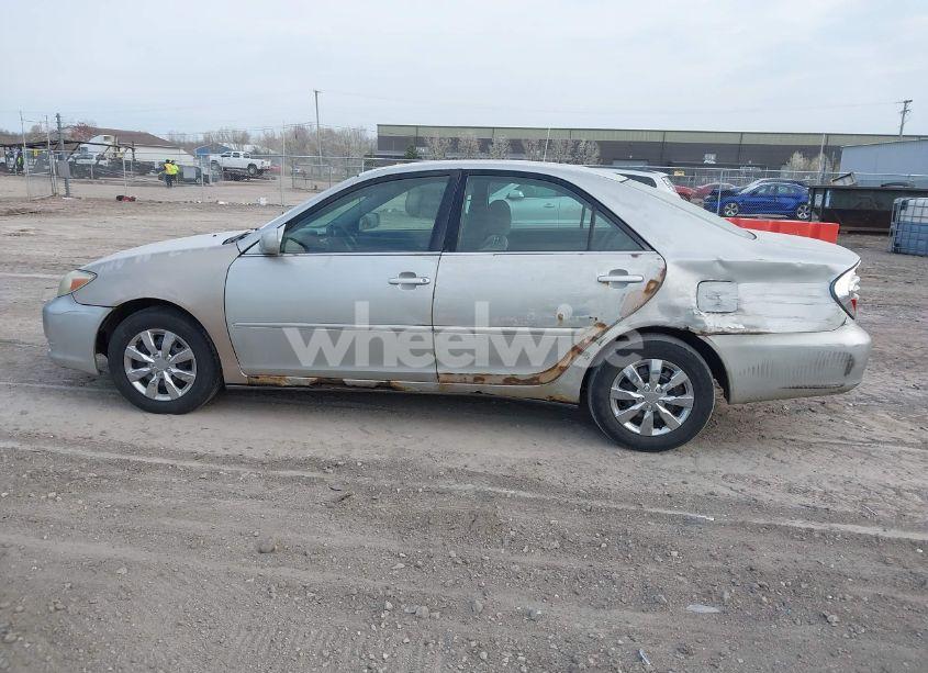 Photo 14 of 2003 Toyota Camry LE (VIN 4T1BE32K33U168539)