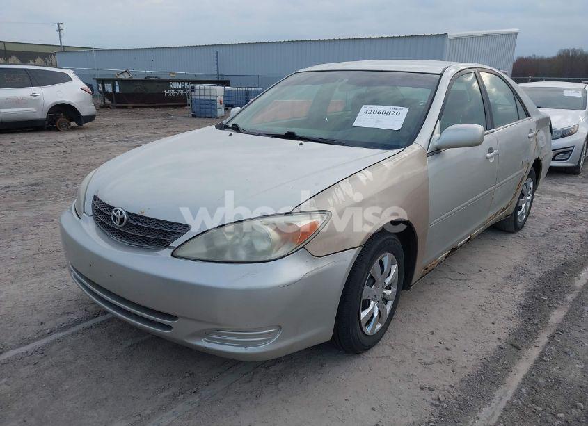 Photo 2 of 2003 Toyota Camry LE (VIN 4T1BE32K33U168539)