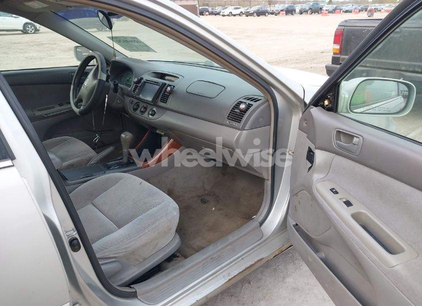 Photo 5 of 2003 Toyota Camry LE (VIN 4T1BE32K33U168539)