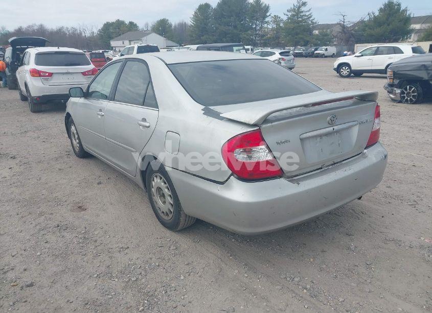 Photo 3 of 2003 Toyota Camry LE (VIN 4T1BE32K33U170338)