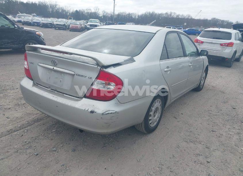 Photo 4 of 2003 Toyota Camry LE (VIN 4T1BE32K33U170338)