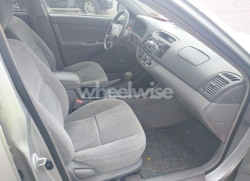 Photo 5 of 2003 Toyota Camry LE (VIN 4T1BE32K33U170338)