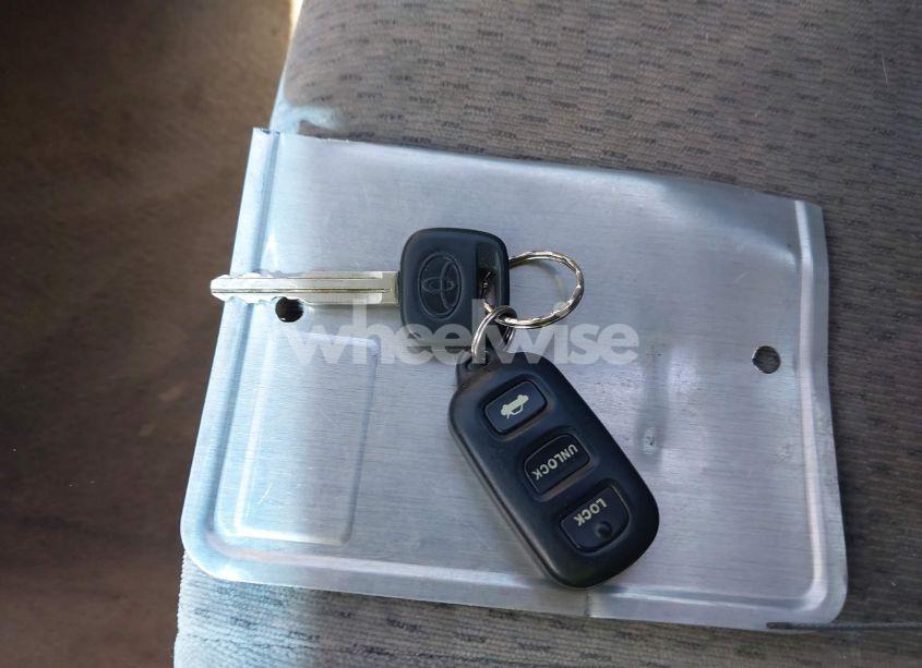 Photo 11 of 2003 Toyota Camry LE (VIN 4T1BE32K33U193960)