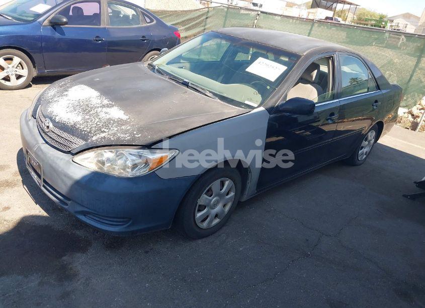 Photo 2 of 2003 Toyota Camry LE (VIN 4T1BE32K33U193960)