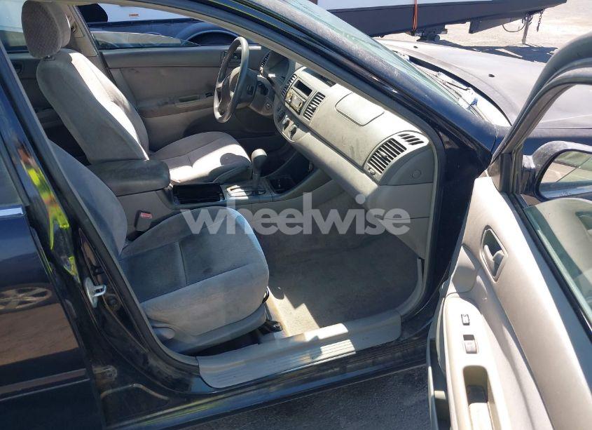 Photo 5 of 2003 Toyota Camry LE (VIN 4T1BE32K33U193960)