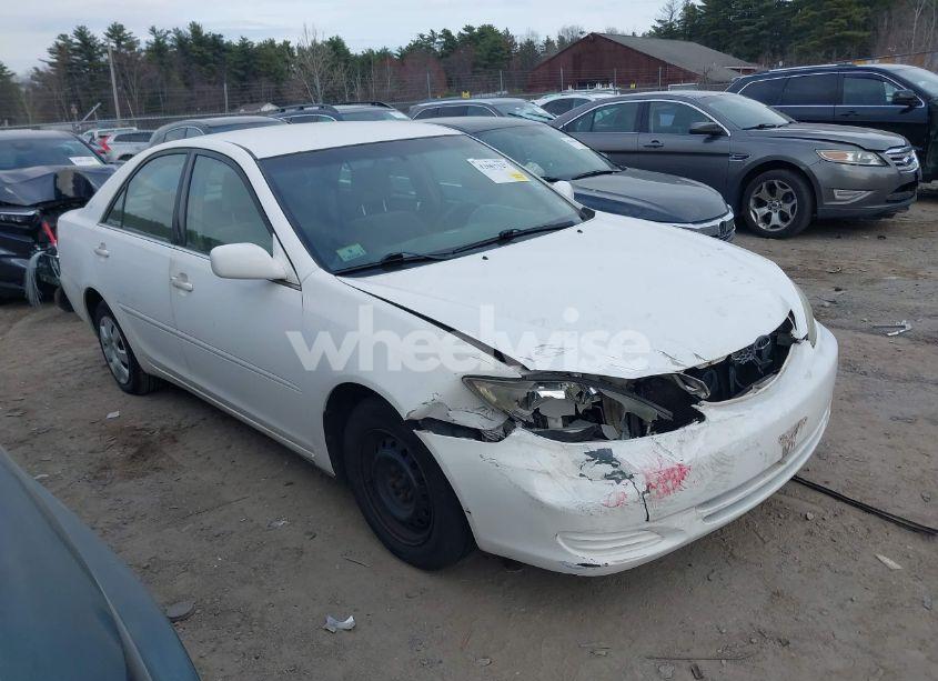 2003 Toyota Camry LE (VIN 4T1BE32K33U219697) main photo