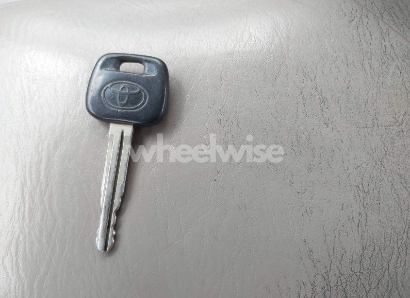 Photo 11 of 2003 Toyota Camry LE (VIN 4T1BE32K33U219697)