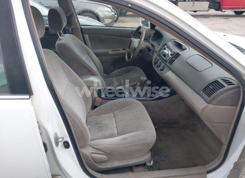 Photo 5 of 2003 Toyota Camry LE (VIN 4T1BE32K33U219697)