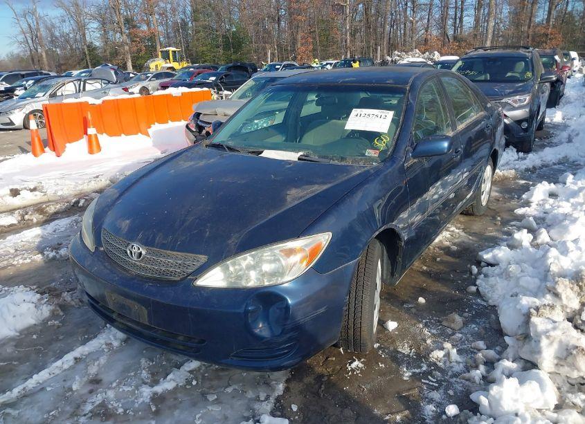 Photo 2 of 2003 Toyota Camry LE (VIN 4T1BE32K33U227329)