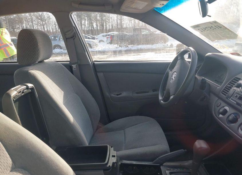 Photo 5 of 2003 Toyota Camry LE (VIN 4T1BE32K33U227329)