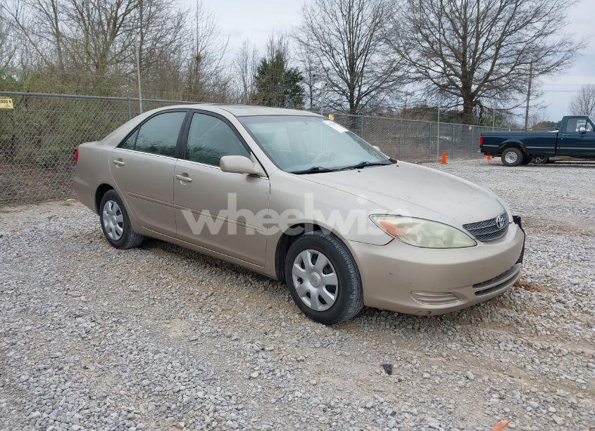 2003 Toyota Camry LE (VIN 4T1BE32K33U234104) main photo