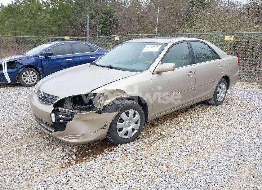 Photo 2 of 2003 Toyota Camry LE (VIN 4T1BE32K33U234104)