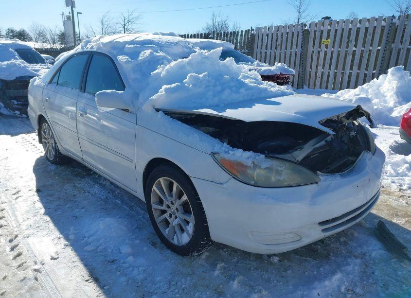 2003 Toyota Camry LE (VIN 4T1BE32K33U259987) main photo