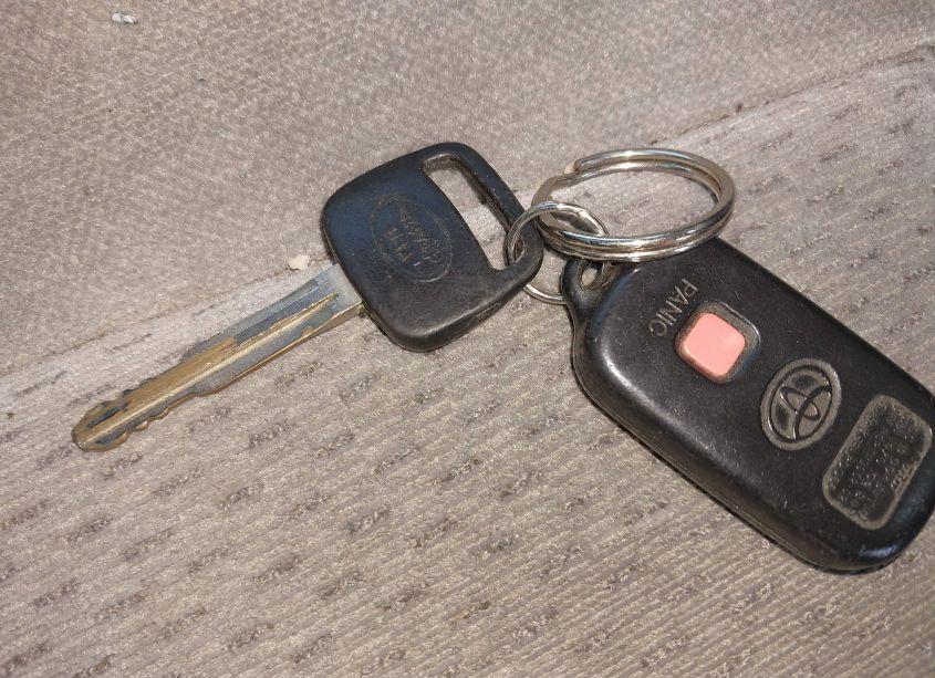 Photo 11 of 2003 Toyota Camry LE (VIN 4T1BE32K33U259987)