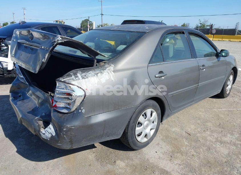 Photo 4 of 2003 Toyota Camry LE (VIN 4T1BE32K33U645857)