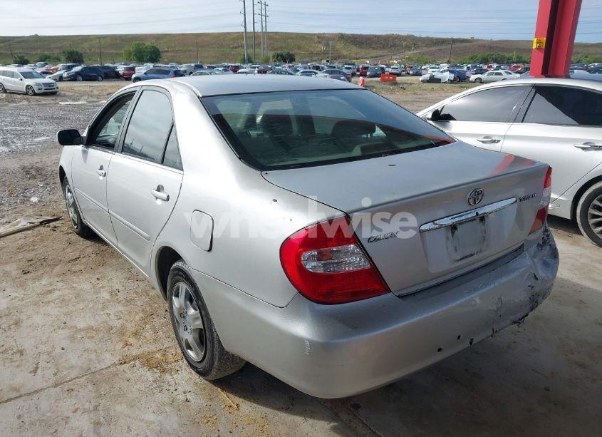Photo 3 of 2003 Toyota Camry LE (VIN 4T1BE32K33U675943)
