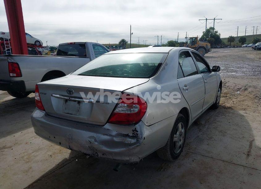 Photo 4 of 2003 Toyota Camry LE (VIN 4T1BE32K33U675943)