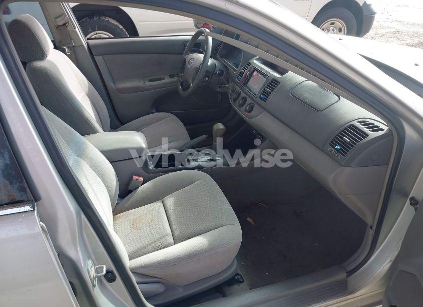 Photo 5 of 2003 Toyota Camry LE (VIN 4T1BE32K33U675943)