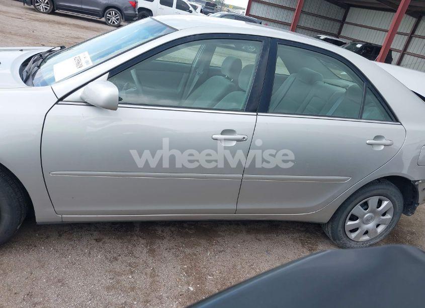 Photo 15 of 2003 Toyota Camry LE (VIN 4T1BE32K33U702686)