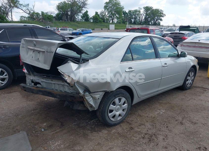 Photo 4 of 2003 Toyota Camry LE (VIN 4T1BE32K33U702686)