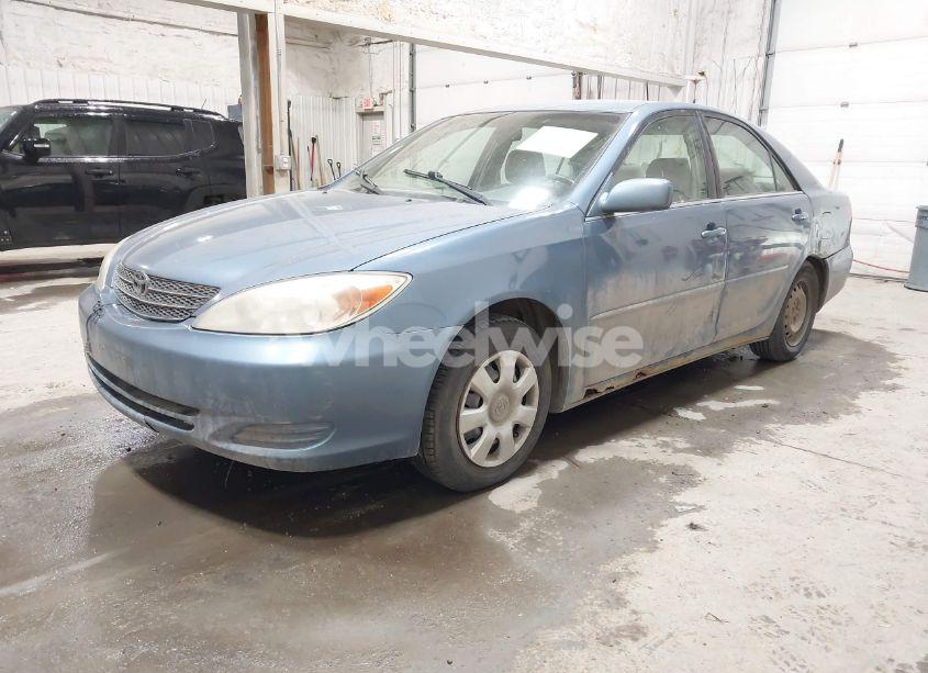 Photo 2 of 2003 Toyota Camry LE (VIN 4T1BE32K33U709783)