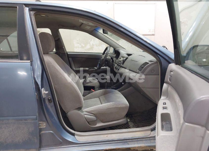 Photo 5 of 2003 Toyota Camry LE (VIN 4T1BE32K33U709783)