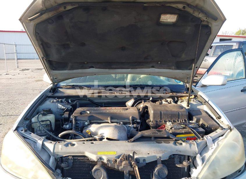 Photo 10 of 2003 Toyota Camry XLE (VIN 4T1BE32K33U734909)
