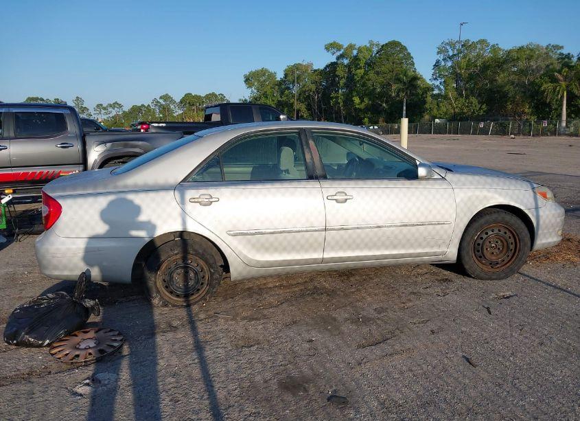 Photo 13 of 2003 Toyota Camry XLE (VIN 4T1BE32K33U734909)