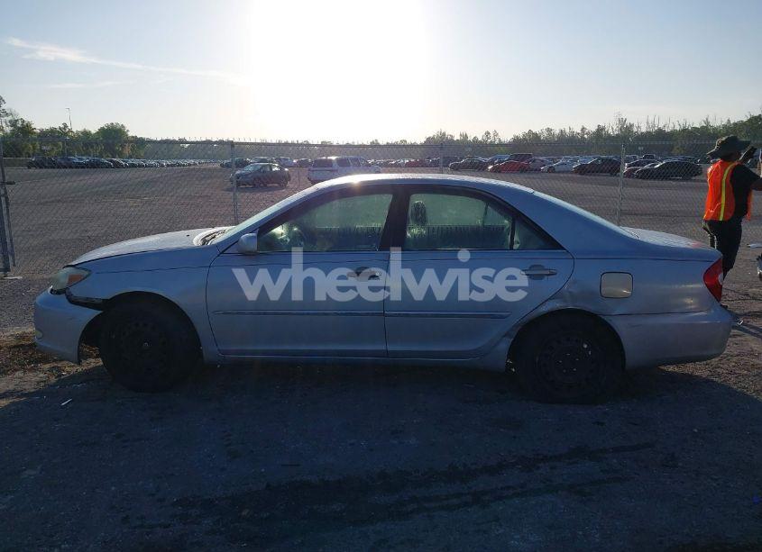 Photo 14 of 2003 Toyota Camry XLE (VIN 4T1BE32K33U734909)